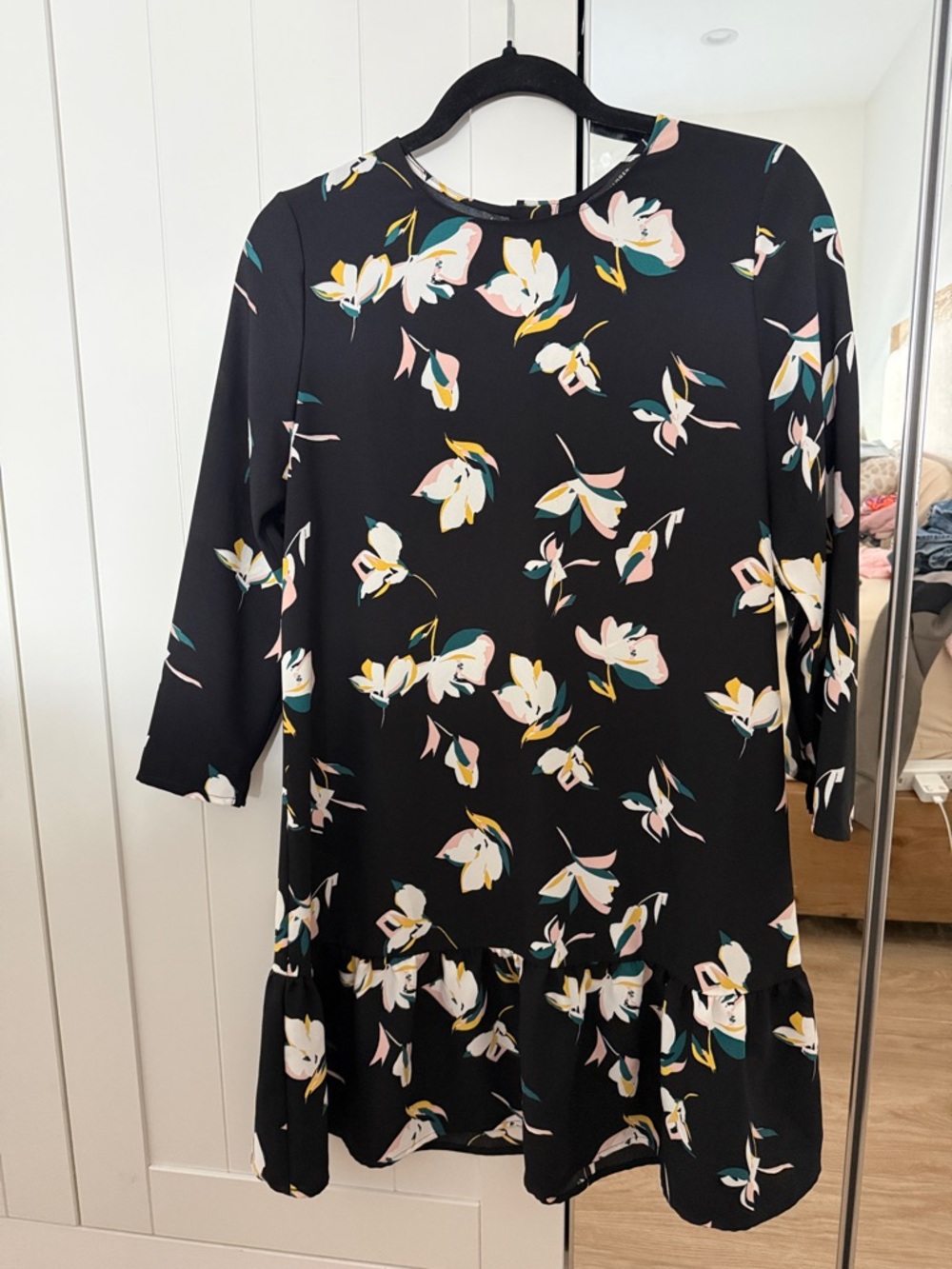 Halogen Black Floral Ruffle-Hem Long Sleeve Dress